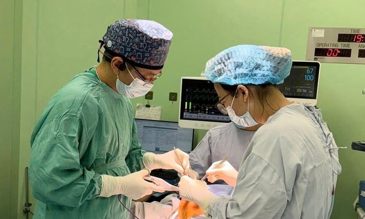 Nữ du học sinh từ Đức về Việt Nam 'cầu cứu' bác sĩ Bệnh viện K