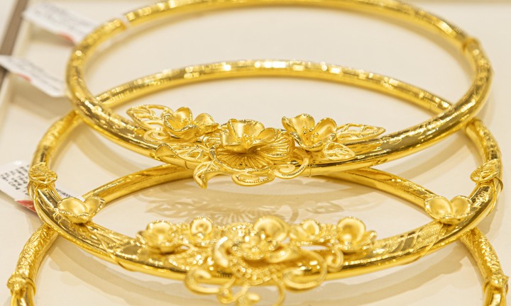 Giá vàng hôm nay 14/4: Tăng 'bốc đầu' hơn 100 USD/ounce