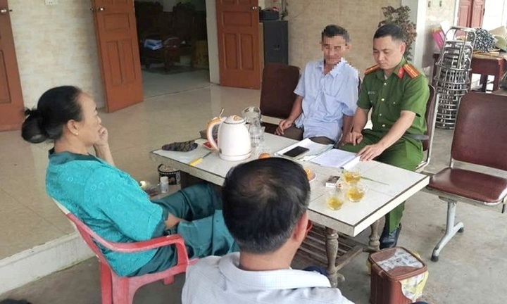 Công an xã cứu cụ ông khỏi bẫy lừa đảo tinh vi qua điện thoại