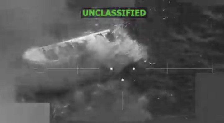 Quân đội Mỹ tấn công tàu lạ ở Thái Bình Dương, 3 người thiệt mạng