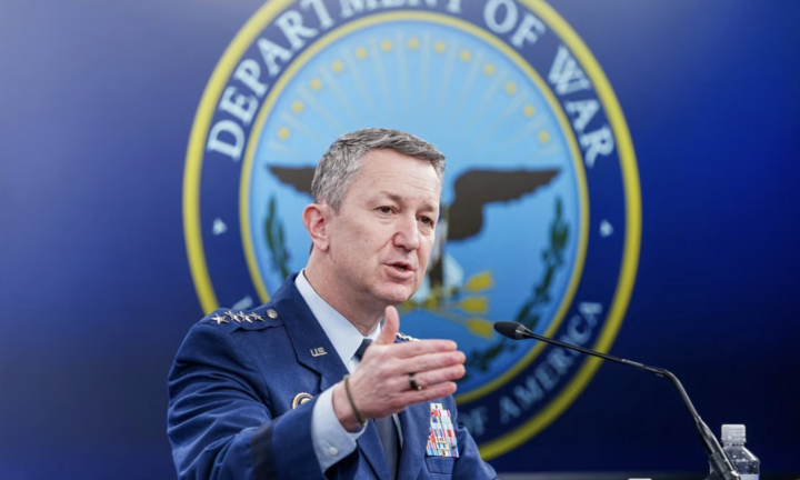 Mỹ cảnh báo chặn bắt, tấn công tàu cố vượt vòng phong toả ở eo biển Hormuz