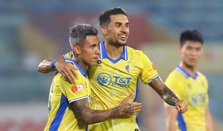 Kết quả Hà Nội FC 4-2 Becamex TP.HCM: Chủ nhà thủng lưới ở giây 43