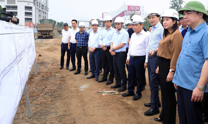 Chủ tịch Hà Nội yêu cầu hoàn tất giải phóng mặt bằng Quốc lộ 21B trong tháng 6