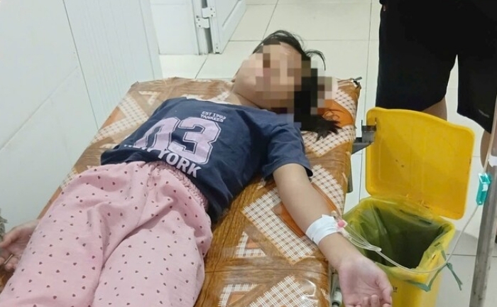 Hơn 20 người nhập viện sau ăn bánh mì ở Nghệ An, Bộ Y tế vào cuộc