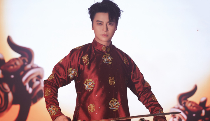 Bước chuyển mình gây chú ý của 'thần đồng cải lương' điển trai, cao 1m80