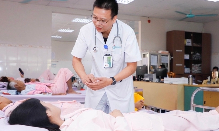 Suy thận giai đoạn nặng ở tuổi 19 vì thói quen tự dùng thuốc