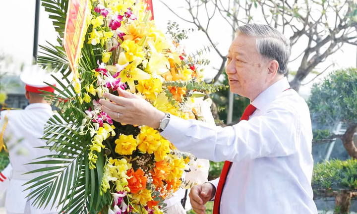 Tổng Bí thư, Chủ tịch nước Tô Lâm dâng hương tưởng nhớ Tổng Bí thư Hà Huy Tập