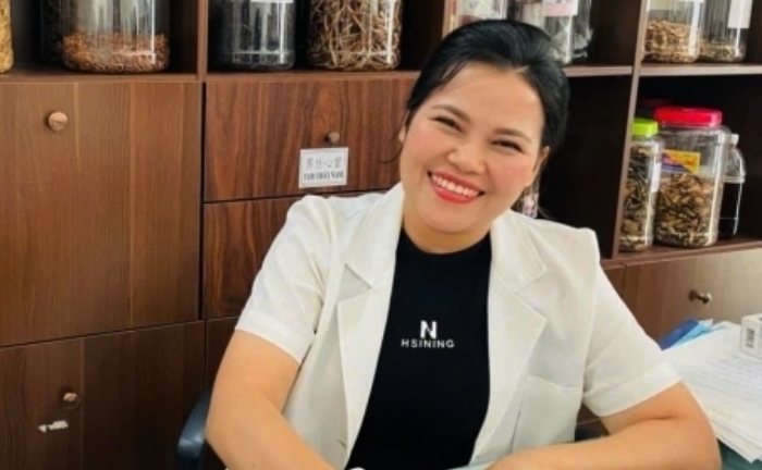 Nữ y sĩ ép tim, giành giật sự sống cho thanh niên 27 tuổi ngã quỵ giữa sân bay