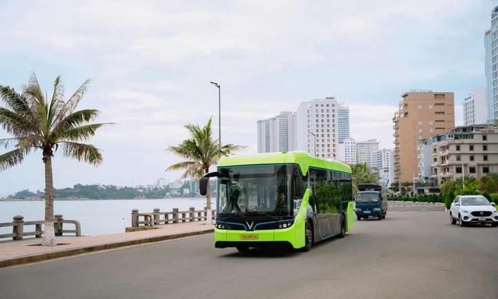 Làn sóng điện hóa xe buýt lan rộng toàn cầu, Việt Nam tăng tốc nhập cuộc