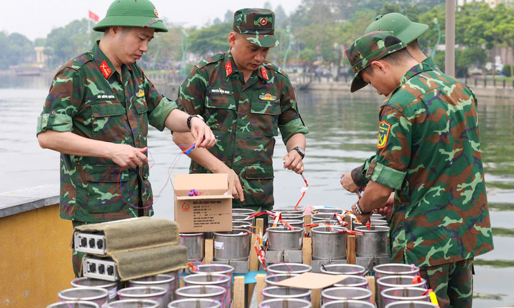 Cận cảnh trận địa pháo hoa sẵn sàng thắp sáng bầu trời Đất Tổ