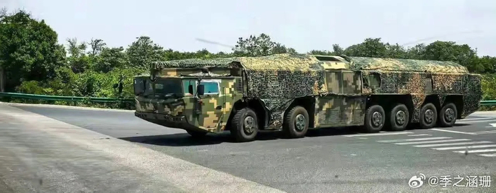 Hình ảnh mới hé lộ tổ hợp tên lửa cơ động chưa từng công bố của Trung Quốc?