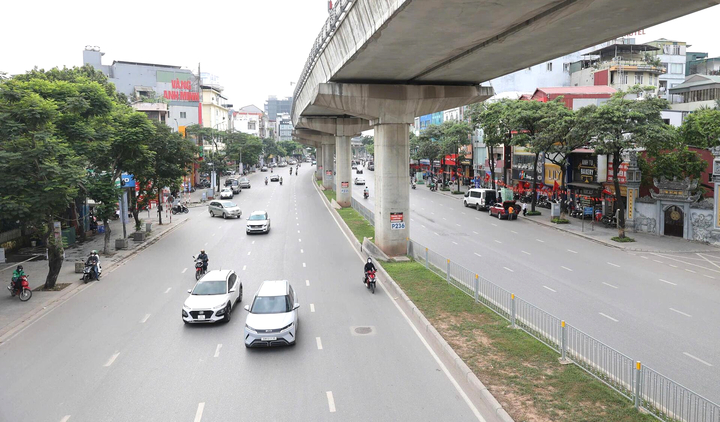 Chiều cuối kỳ nghỉ lễ, cửa ngõ Hà Nội ùn ứ nhẹ, nội đô thông thoáng lạ thường