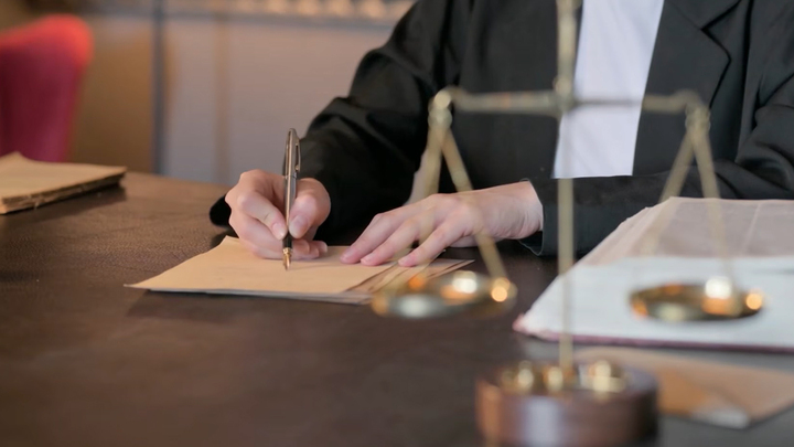 Vay 100 triệu đồng, gia đình phải trả gần 2 tỷ chuộc lại nhà