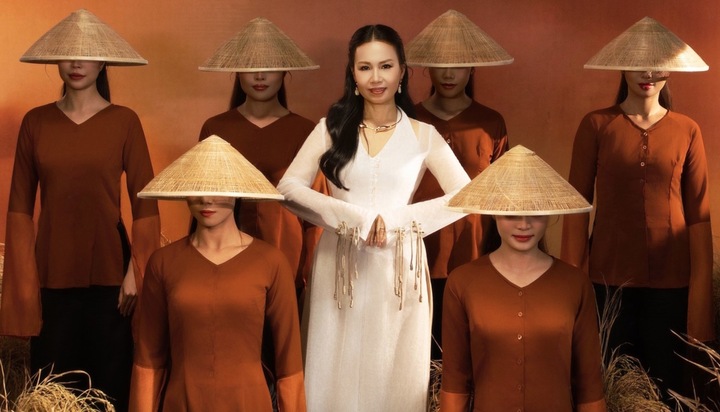 MV có câu hát tranh cãi 'Lúa chín không cúi đầu' đang thu hút bao nhiêu view?