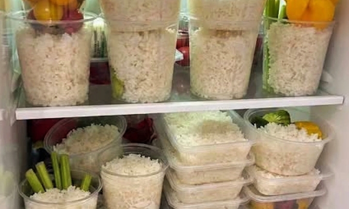 Sai lầm khi trữ cơm trong tủ lạnh để giảm cân, coi chừng rước độc tố vào người