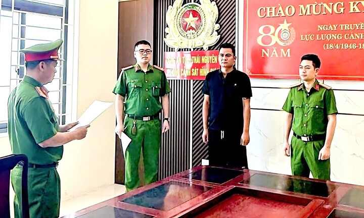 Khởi tố tài xế dùng điện thoại, tông tử vong công nhân môi trường ở Thái Nguyên