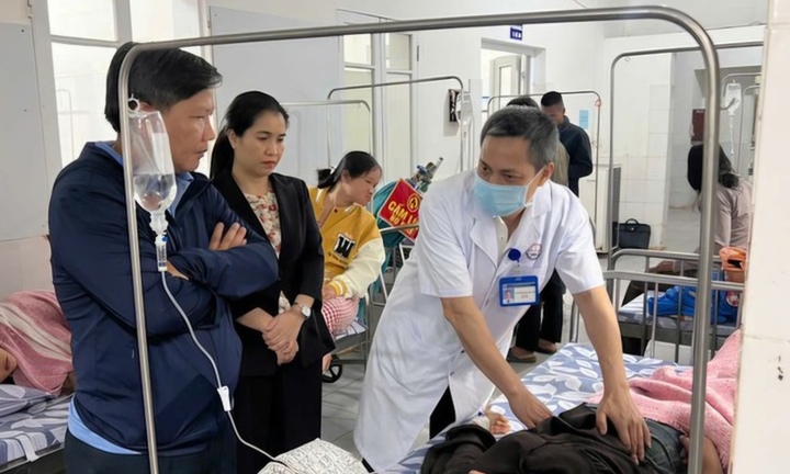 Số ca nhập viện nghi ngộ độc sau ăn bánh mì ở Quảng Trị tiếp tục tăng