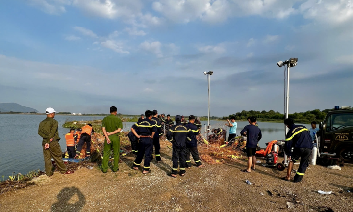 Tìm thấy thi thể giám đốc người Hàn Quốc mất tích khi chèo SUP tại hồ Đá Đen