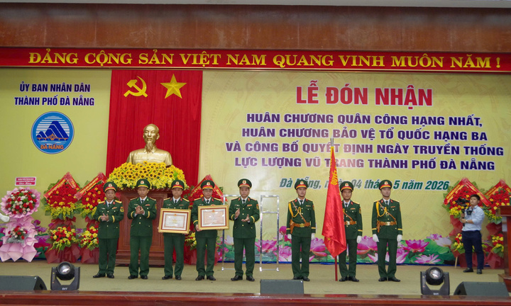 Đà Nẵng đón nhận Huân chương Quân công hạng Nhất