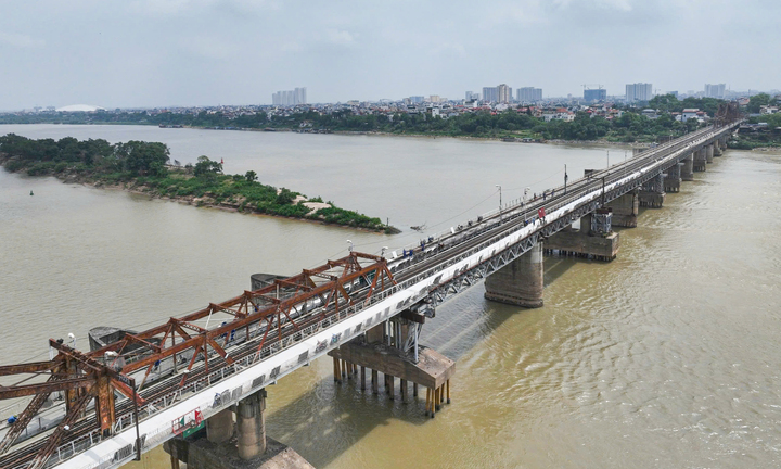 Diện mạo mới của cầu Long Biên sau hơn một tháng cấm xe sửa chữa