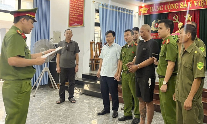 Lý do gã côn đồ xông vào trụ sở chém trọng thương đại uý công an