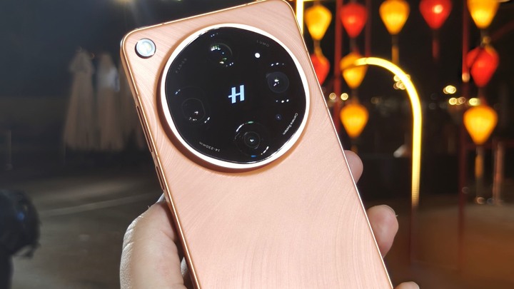 OPPO Find X9 Ultra: Lần đầu có ống kính tele 10x trên smartphone