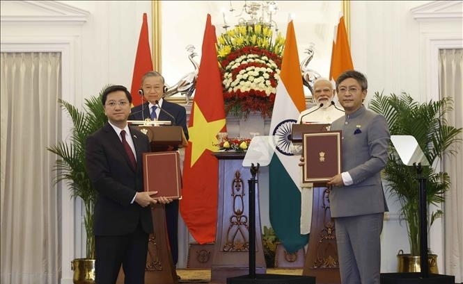 Tổng Bí thư, Chủ tịch nước Tô Lâm chứng kiến Lễ trao các văn kiện hợp tác Việt Nam - Ấn Độ
