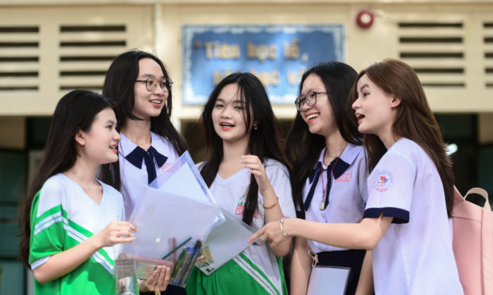 Học sinh TP.HCM đăng ký thi tốt nghiệp 'ngược' xu hướng cả nước