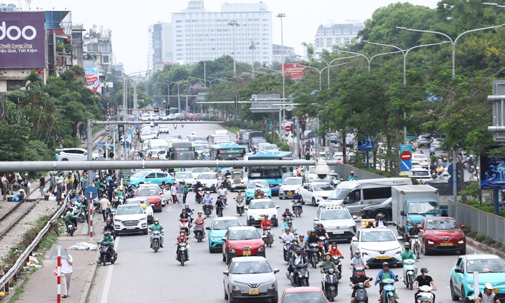 Hà Nội dự kiến hỗ trợ tối đa 20 triệu với hộ nghèo chuyển sang xe máy điện