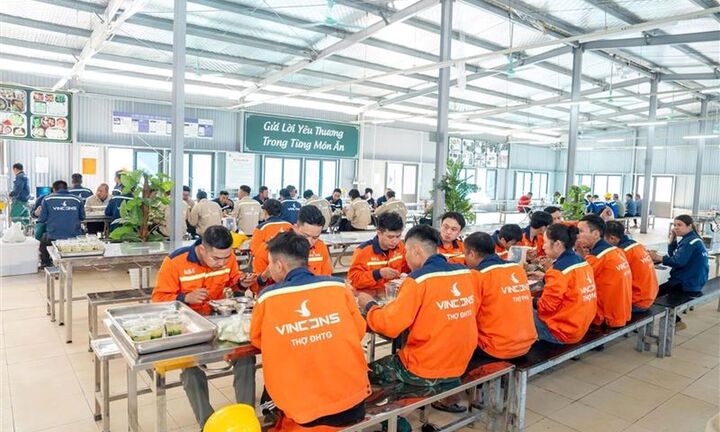 Vingroup chiêu mộ 20.000 lao động cho đại dự án sở hữu SVĐ lớn nhất thế giới 