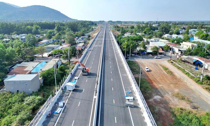 Giao thông kết nối, yếu tố quyết định tăng trưởng cho TP.HCM, Đồng Nai, Tây Ninh