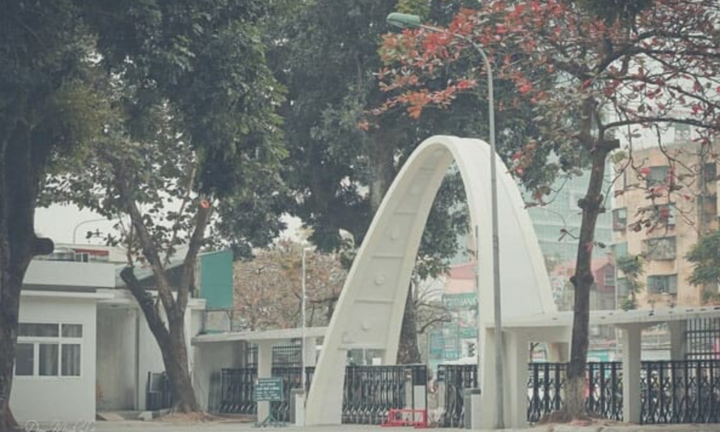Chuyện chưa kể về cổng Parabol huyền thoại Đại học Bách khoa Hà Nội