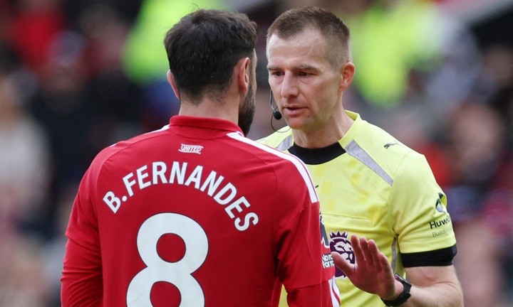 Vì sao Mbeumo chạm tay rõ ràng, Man Utd vẫn ghi bàn hợp lệ?