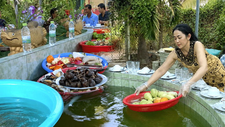 Kỳ lạ 'cỗ băng chuyền sông nước' miền Tây gây sốt mạng xã hội