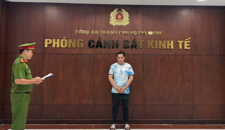 Khởi tố chủ hộ bán giày dép giả nhãn hiệu nổi tiếng, thu lợi hơn 1 tỷ đồng
