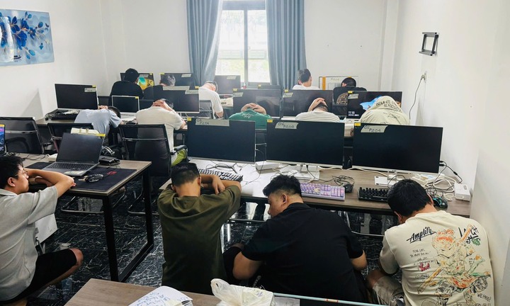 Ngăn chặn nhóm người nước ngoài thuê khách sạn ở TP.HCM nghi lập 'ổ lừa đảo'