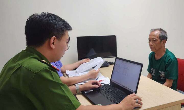 Tạm giữ 'thần y' lừa chữa bệnh bằng nước ion kiềm, thu lợi gần 100 tỷ đồng