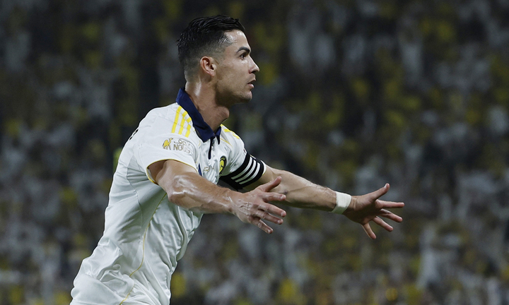 Ghi 2 bàn giúp Al Nassr thắng đậm, Ronaldo lần đầu tiên vô địch Ả Rập Xê Út