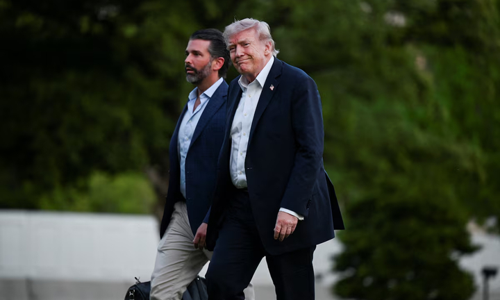 Ông Trump vắng mặt ở đám cưới con trai vì 'vấn đề chính phủ'