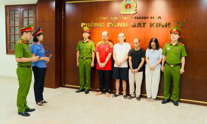 Đánh sập đường dây đưa xe điện ba bánh lậu từ Trung Quốc về Việt Nam