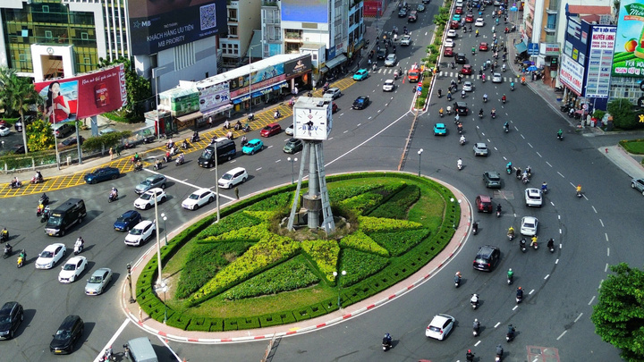 TP.HCM: Giao thông ổn định ngày đầu phân luồng ở vòng xoay Điện Biên Phủ