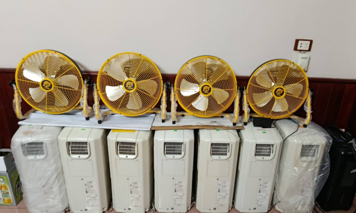 Hà Nội như đổ lửa, thị trường quạt tích điện cũng 'nóng' cực độ