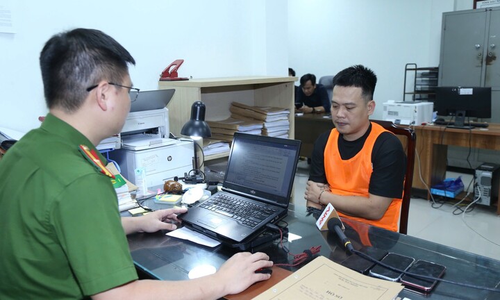 Thủ đoạn tinh vi của nhóm điều hành website bóng đá lậu 'Bún Chả TV'