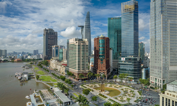 Đầu tàu kinh tế TP.HCM không thể tiếp tục chạy nhanh nhưng trên 'đường ray cũ'