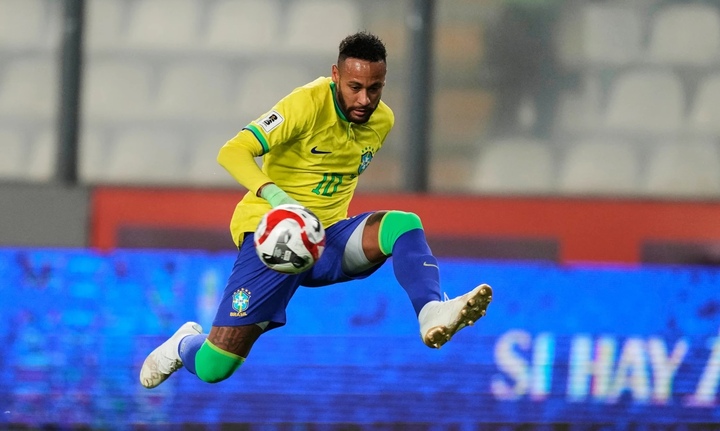 Neymar bay trực thăng riêng đến đội tuyển Brazil, chuẩn bị dự World Cup