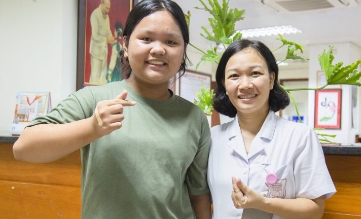 Nữ sinh ung thư máu ôm giấc mơ học hai ngoại ngữ để đưa bà đi du lịch