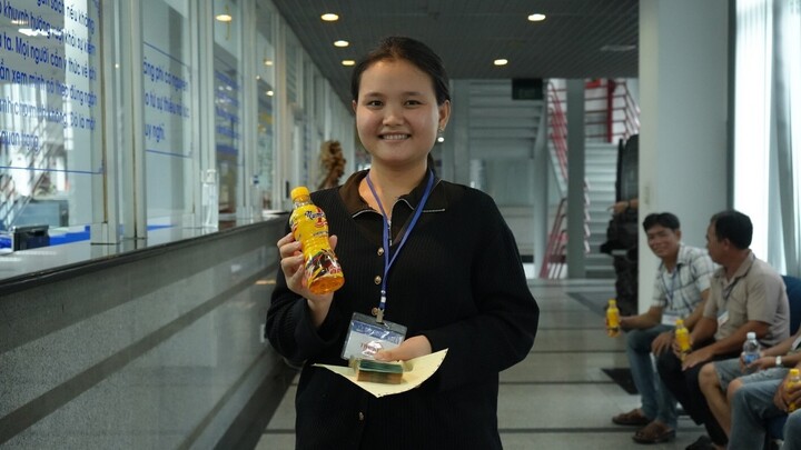 Có người trúng 50 triệu đồng, cả xóm miền Tây rộ trào lưu 'xé nhãn nhập mã'