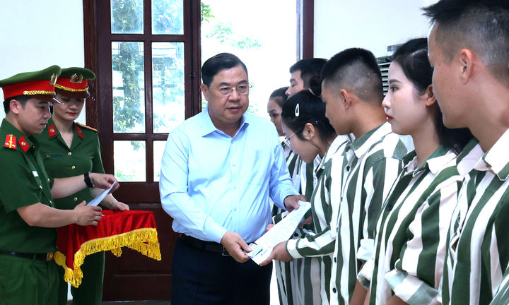 Phó Thủ tướng Thường trực Phạm Gia Túc: Mọi phạm nhân đều có cơ hội được đặc xá như nhau