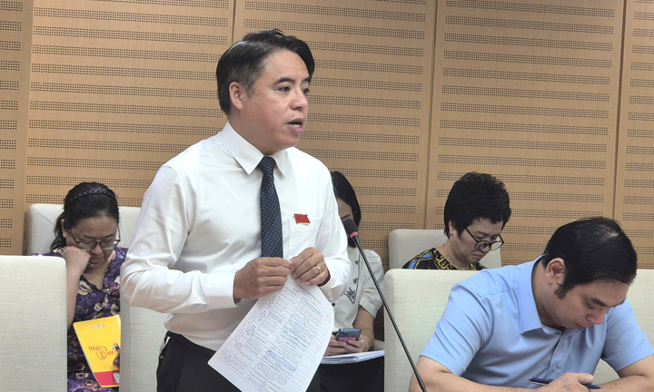 Đại biểu HĐND Hà Nội băn khoăn mức hỗ trợ 5 triệu đồng chuyển đổi xe điện