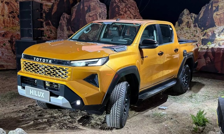 Toyota bán gần 6.000 xe trong tháng 5, Hilux bất ngờ vượt doanh số Vios